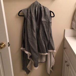 Versatile cape/scarf/shawl